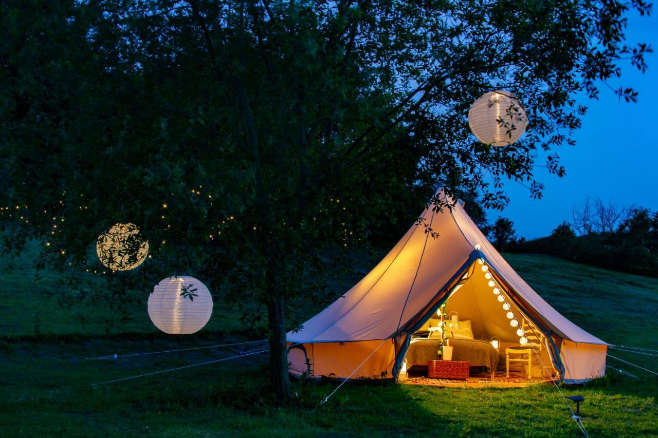 Hotel Lloyds Meadow Glamping Chester Exterior foto