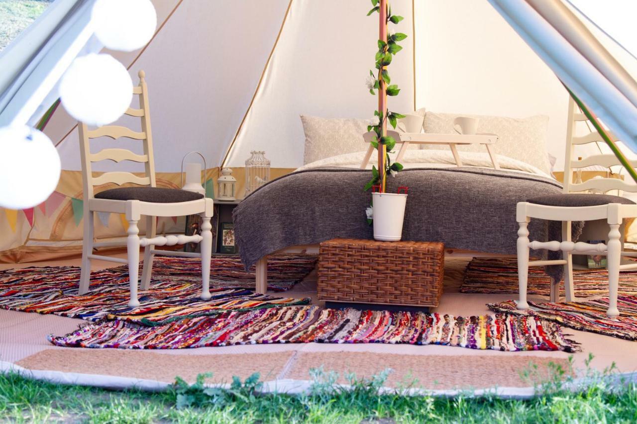 Hotel Lloyds Meadow Glamping Chester Exterior foto
