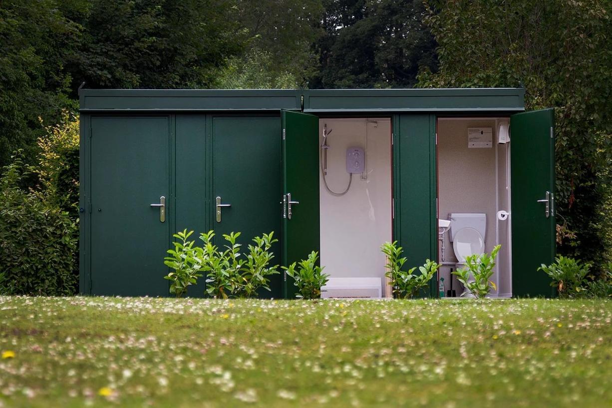 Hotel Lloyds Meadow Glamping Chester Exterior foto